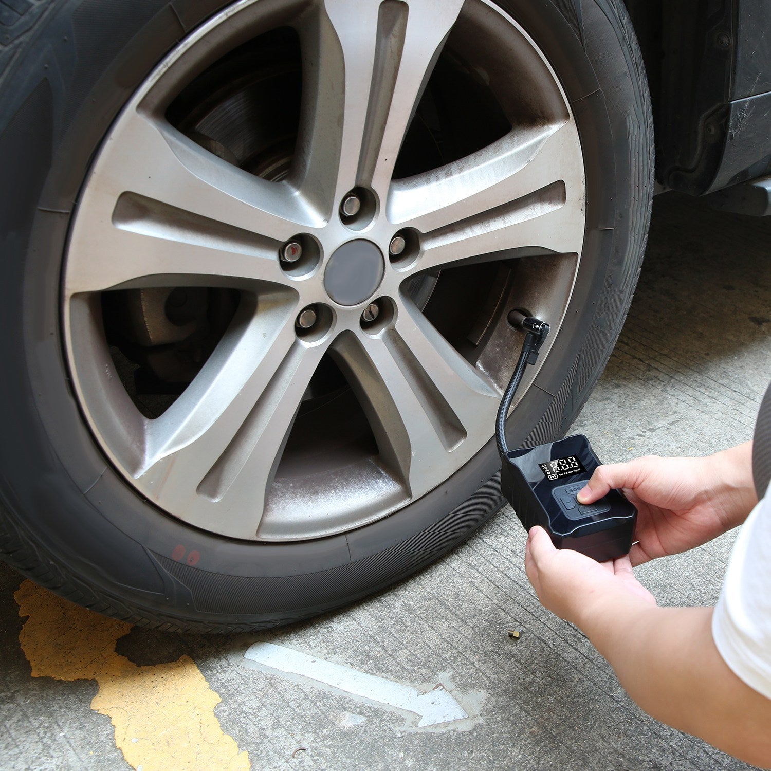 1 Stück 150 PSI kabelloser Reifenfüller – digitaler Luftkompressor mit LED-Licht und Notfall-Powerbank für Autos, Motorräder, Fahrräder und Bälle.